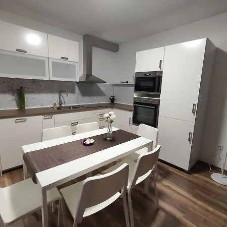 Hatvan Corner 2 Apartment *